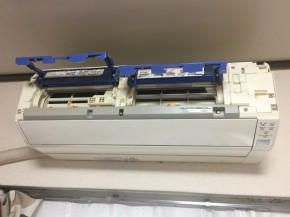 エアコンクリーニング ダイキン製AN28KCS-W 2009年製｜おそうじ本舗